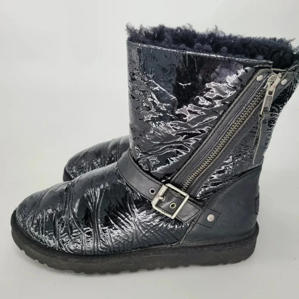 uggs black classic Shiney boots size kids 5 women's 7